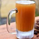 Cerveja com seiva de bétula é fabricada em Chelyabinsk de acordo com a receita de uma família de comerciantes.Receitas de bebidas alcoólicas feitas com seiva de bétula.