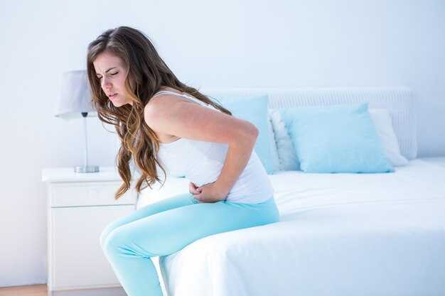 Как распознать приступ: характер боли при движении камня (поясница, бок, пах) и сопутствующие ощущения